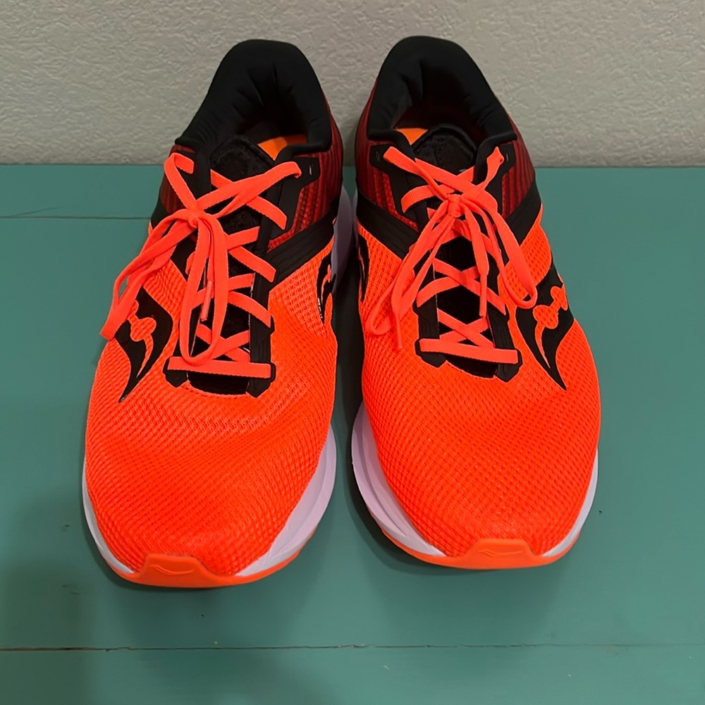 Saucony Axon 2 - Men’s Size 13 - EUC